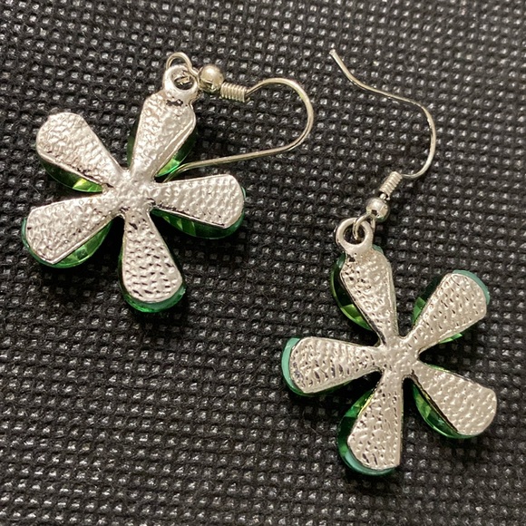 Vintage Small Shamrock Floral with center rhinestone dangling pierced earrings - Picture 4 of 5